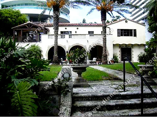 Santa Maria Brickell Club House